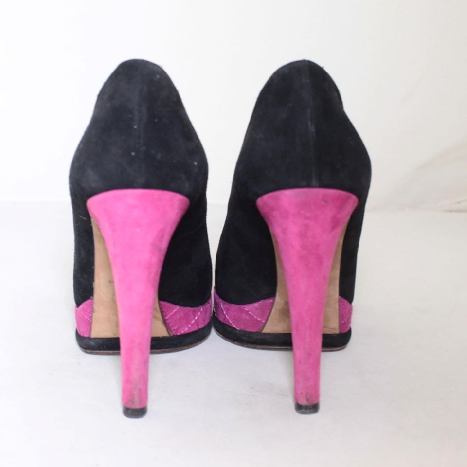 Used] Chanel Pumps Cocomark Swede Heel Shoes Women Made in Italy 35C Black  Suede ref.450861 - Joli Closet