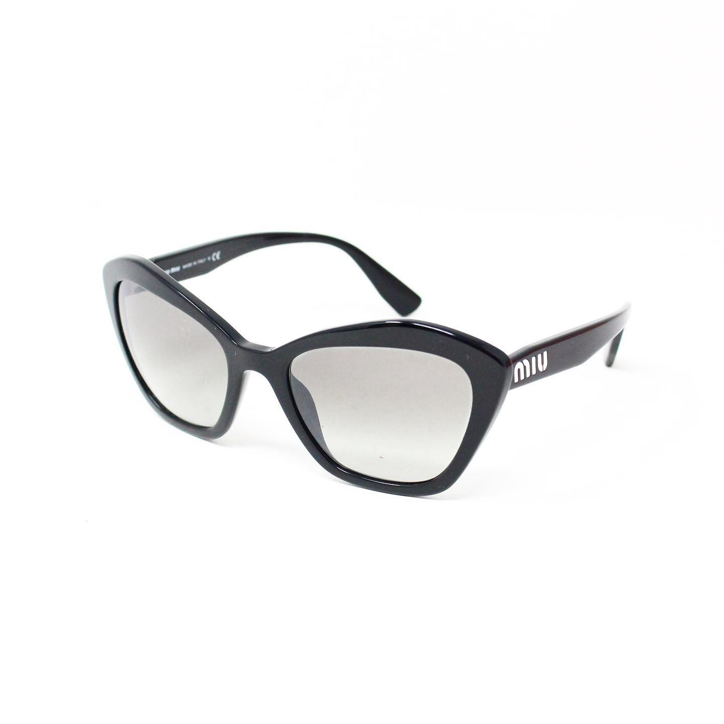 Miu Miu Angular Shaped Sunglasses black casual look Accessories Sunglasses Angular Shaped Sunglasses 