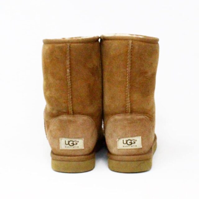 UGG 32857 Classic Short Boots US 6.5 EU 36.5 3