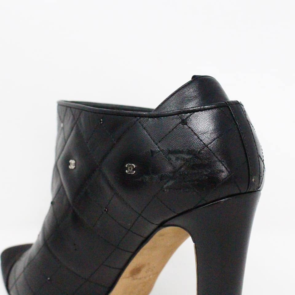 CHANEL #22040 Black Leather Quilted Pointy Toe Booties (US 9 EU 39