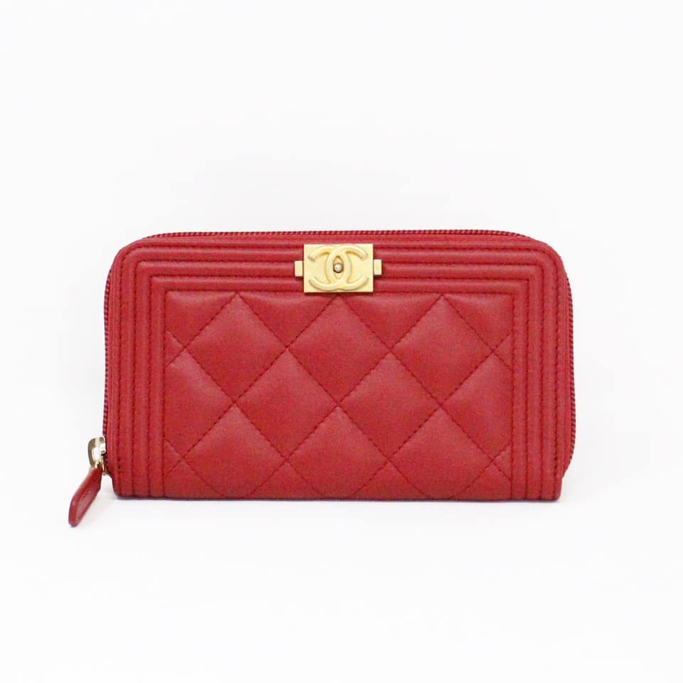 ON SALE* CHANEL #MCA166-35115 Red Leather Quilted Wallet – ALL
