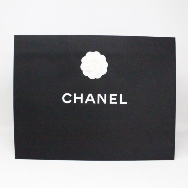 CHANEL 34676 Medium Shopping Bag perfect for gifts 1