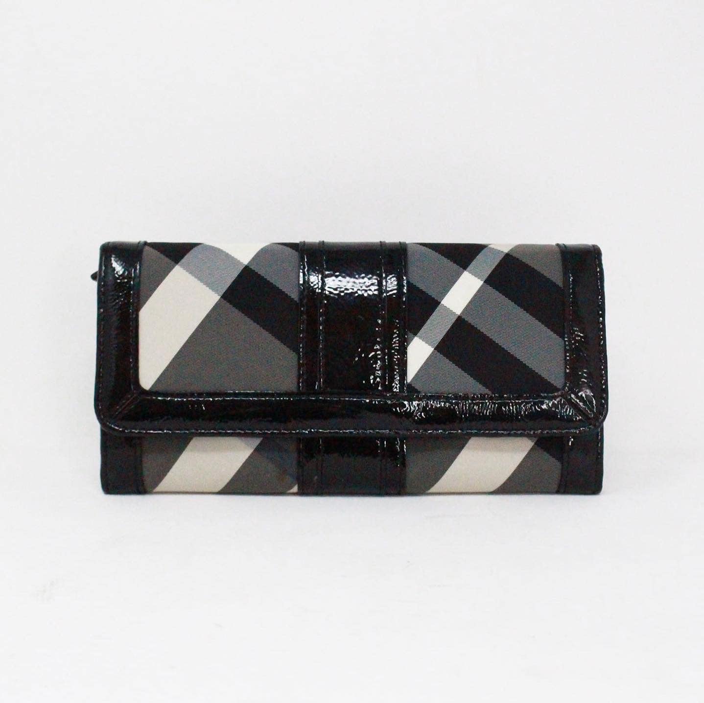 BURBERRY 38292 Black Beat Check Nylon and Patent Leather Penrose Continental Wallet 1