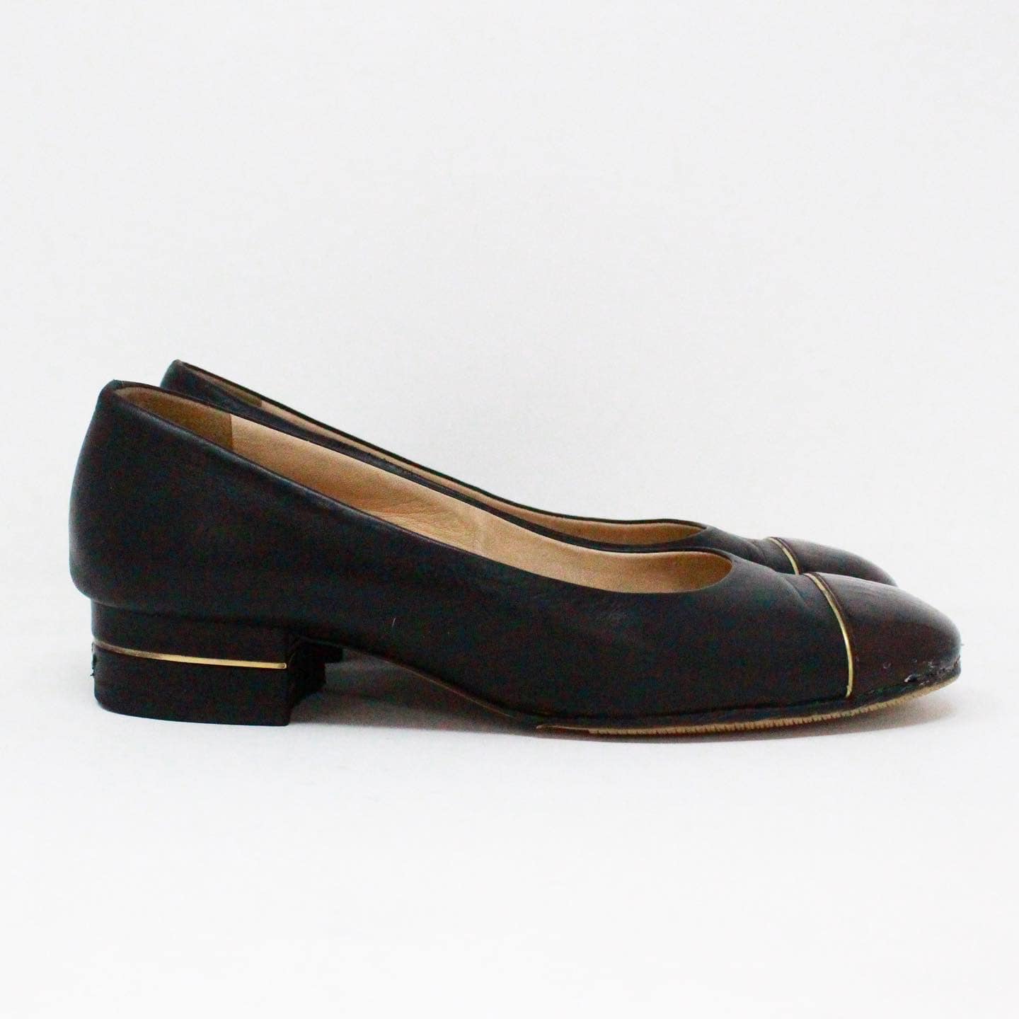 CHANEL 38037 BiColor Leather Heel Flats US 6 EU 36 2