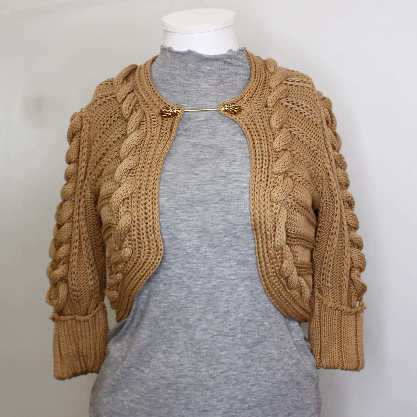 ROBERTO CAVALLI 39543 Tan Knit Golden Clasp Sweater Size 40 a