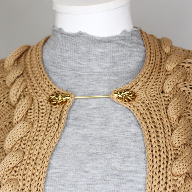 ROBERTO CAVALLI 39543 Tan Knit Golden Clasp Sweater Size 40 c