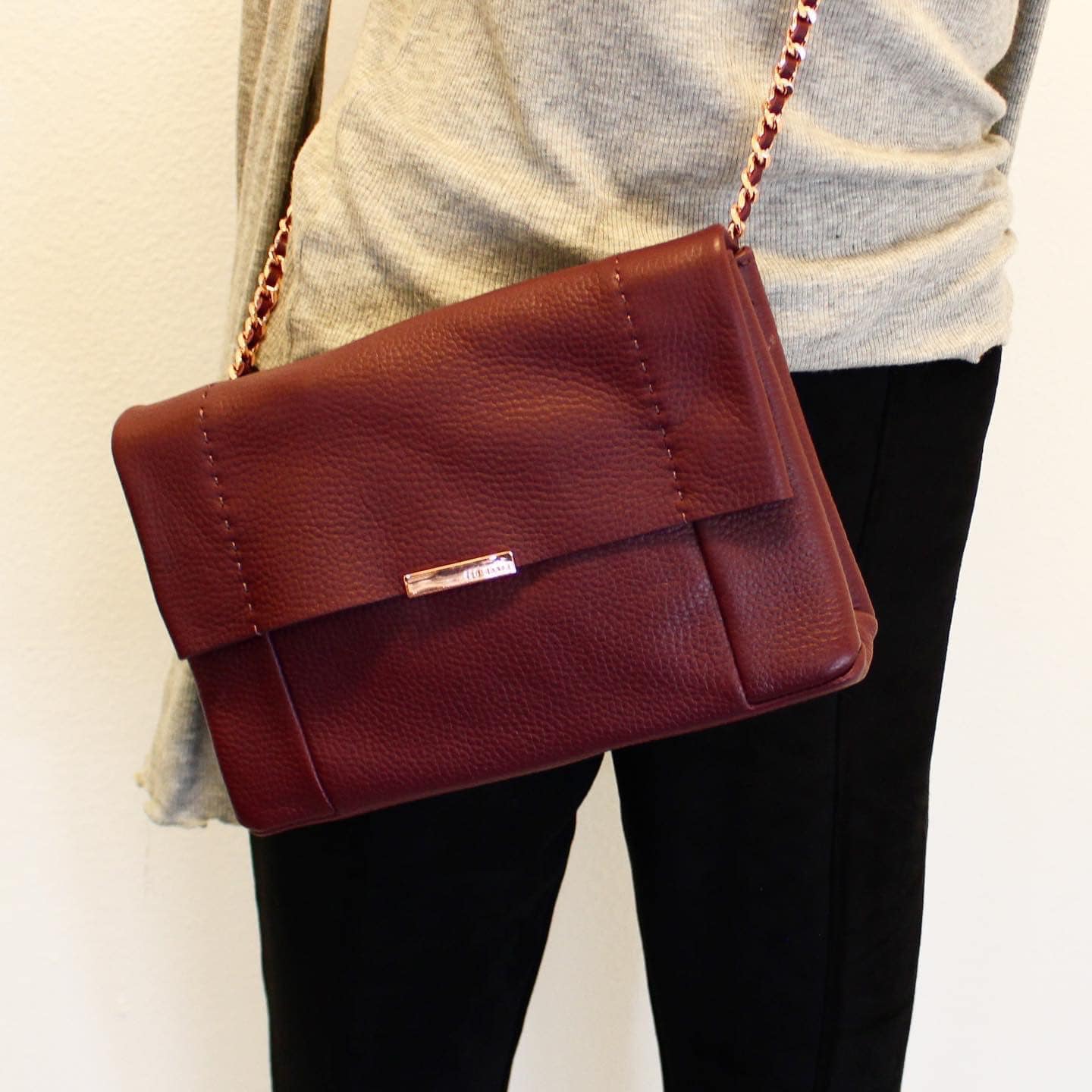 TED BAKER #42270 Maroon Soft Leather Crossbody 8