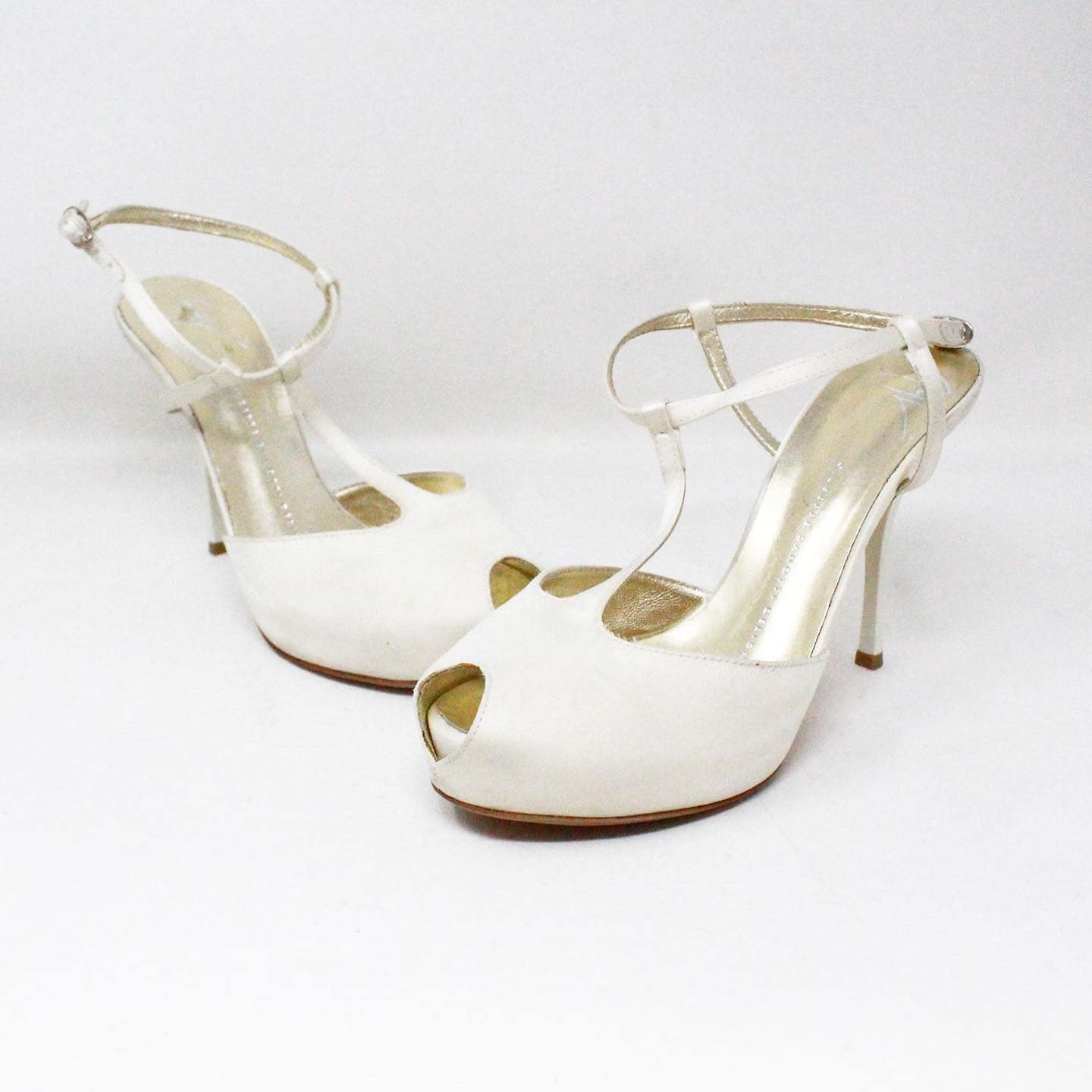 AUTHENTIC Pre Owned GIUSEPPE ZANOTTI #43088 Embosed White Heels (US 8.5 EU 38.5) 1