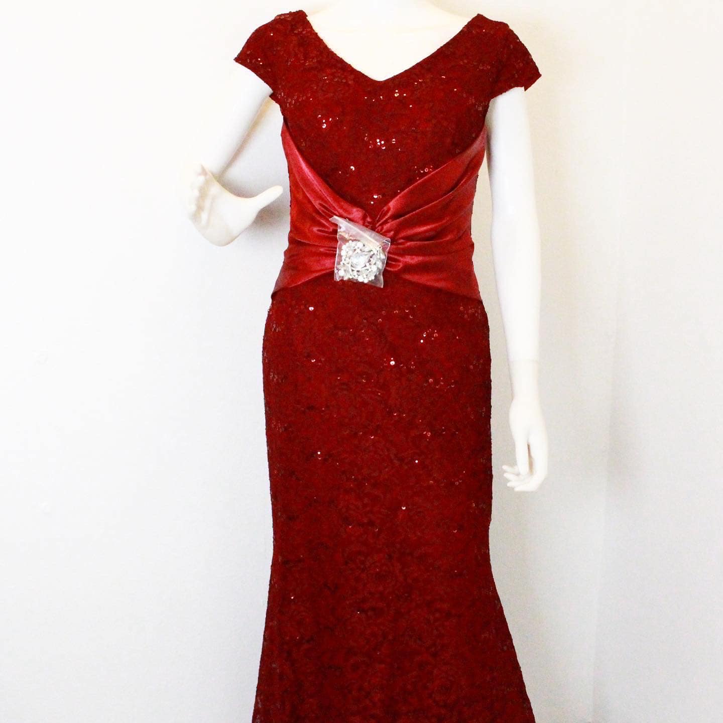 EUREKA #41427 Red Lace Long Dress (Size M) 1