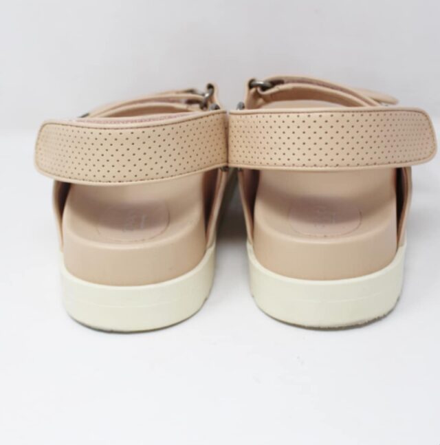*ON SALE* GUCCI #51145 Gucci Double G Slingback Sandals Size  38