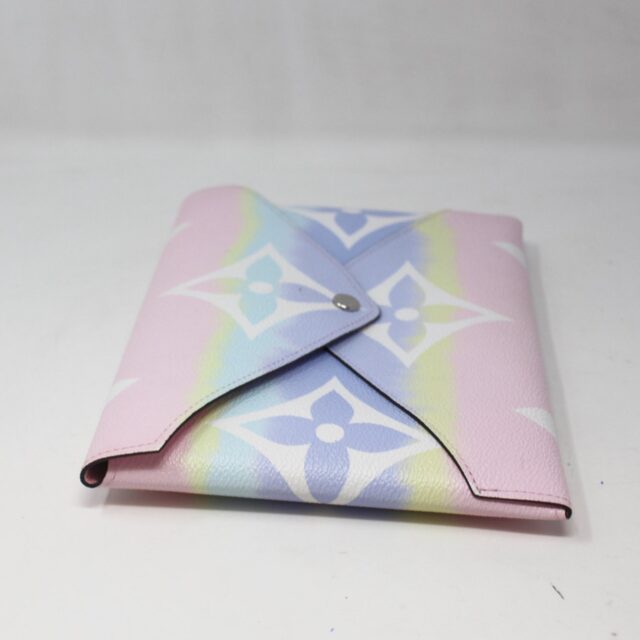 LOUIS VUITTON #BNJV4K Escale Ombre Envelope Pouch