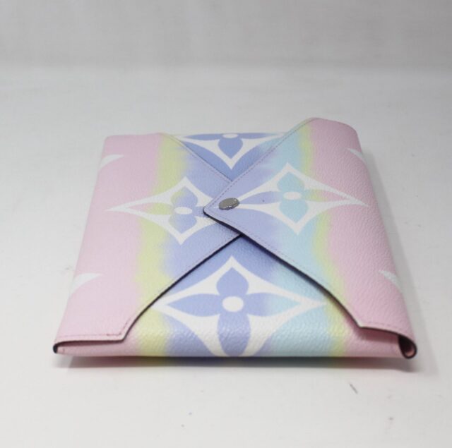 LOUIS VUITTON #BNJV4K Escale Ombre Envelope Pouch