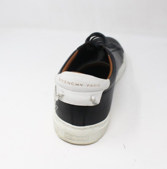 GIVENCHY #28V2KS Mens Urban Street Sneakers Size 41