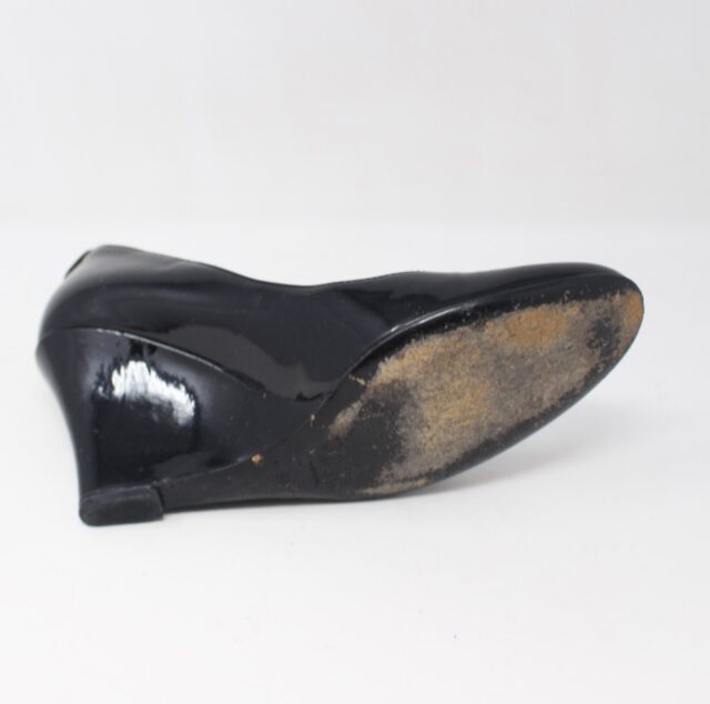 GUCCI #EPEH22 Patent Round Wedges Size 6