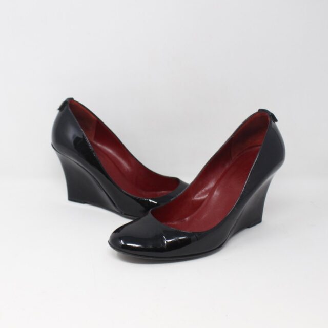 GUCCI #EPEH22 Patent Round Wedges Size 6
