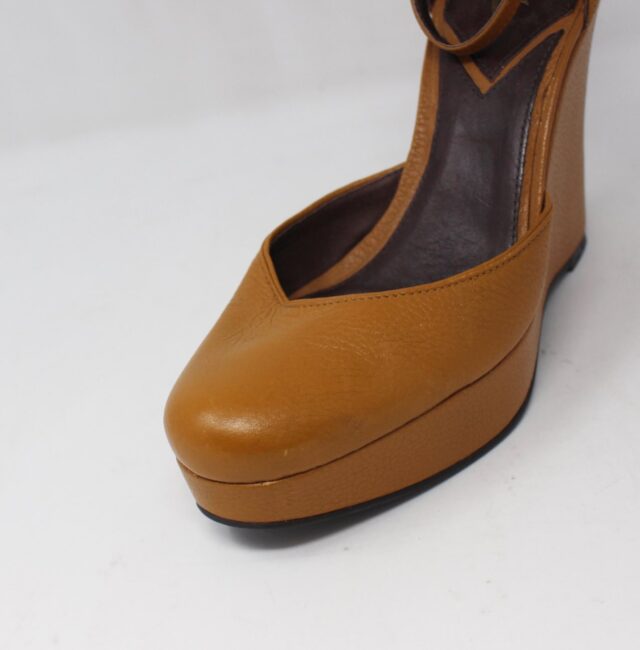 VINCE CAMUTO #QR3BQN Platform Sandals Size 6