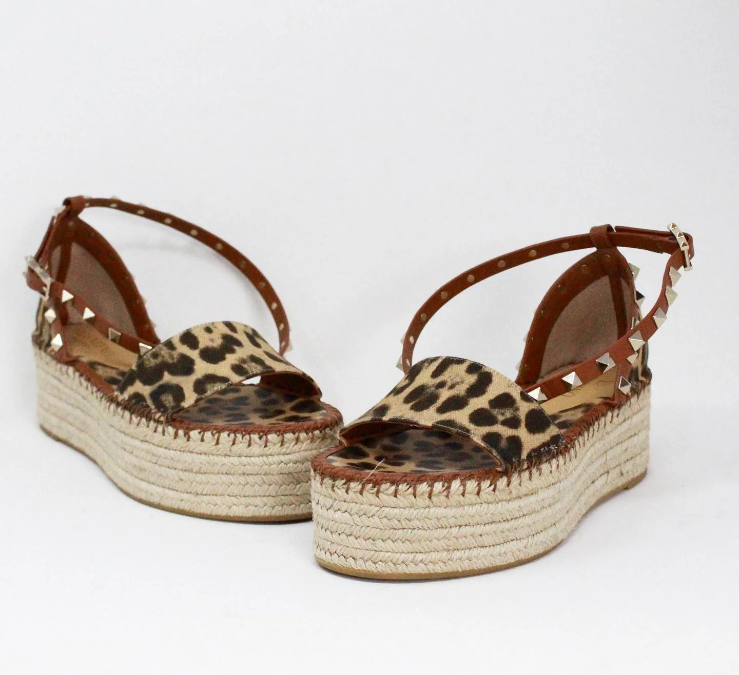 VALENTINO #41660 Leopard Platforms (US 7 EU 37) 1