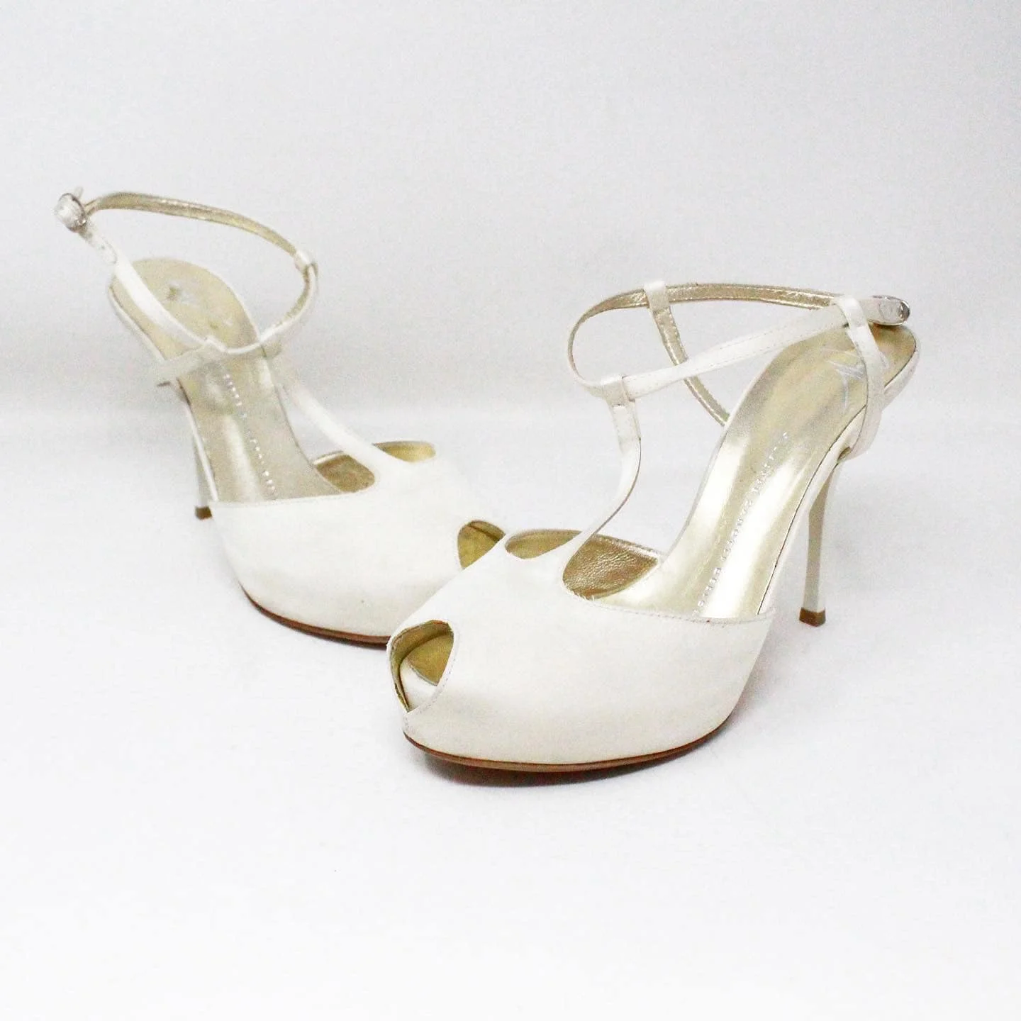 AUTHENTIC Pre Owned GIUSEPPE ZANOTTI #43088 Embosed White Heels (US 8.5 EU 38.5) 1